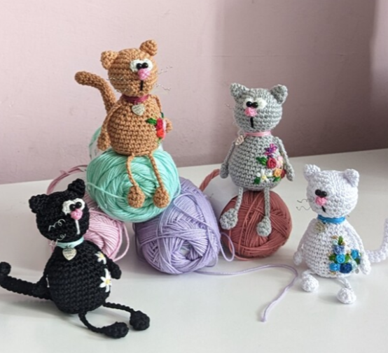 Häkelanleitung Katzen Kantenhocker