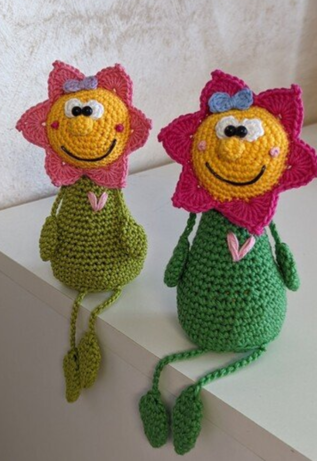 Häkelanleitung Blumen Kantenhocker