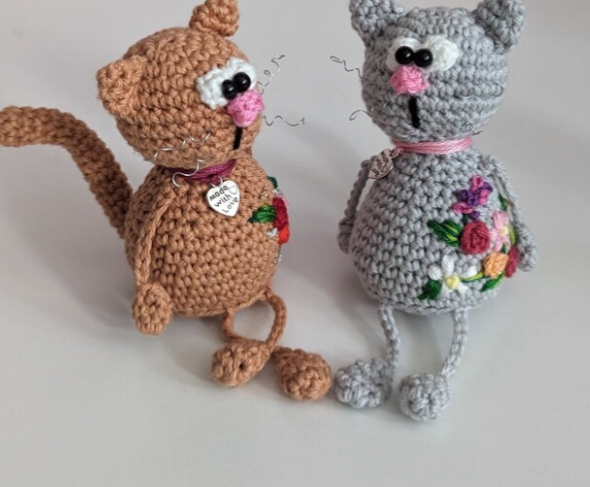 Häkelanleitung Katzen Kantenhocker