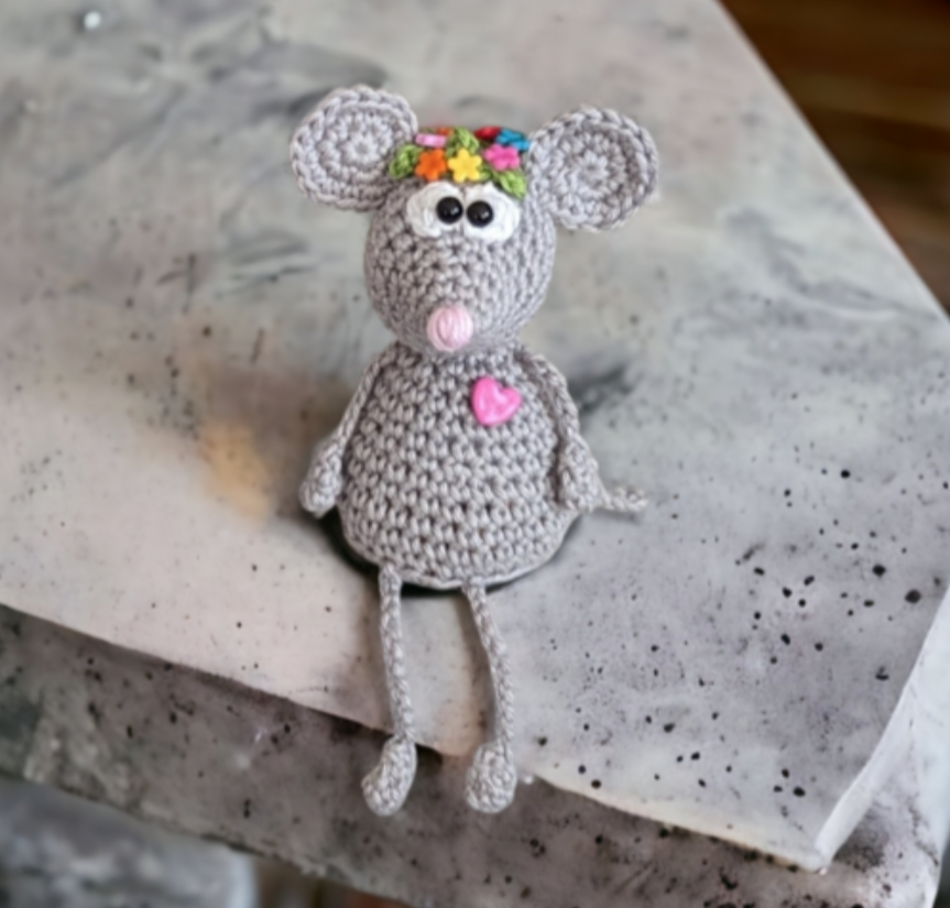 Häkelanleitung Maus Kantenhocker
